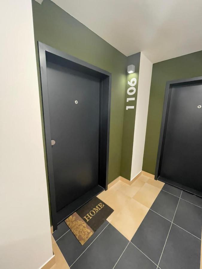 New Luxury City Centre Apartment With Panoramic View, Free Parking Bratislava Exterior foto