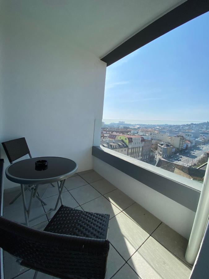 New Luxury City Centre Apartment With Panoramic View, Free Parking Bratislava Exterior foto