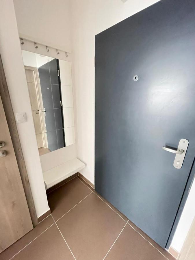 New Luxury City Centre Apartment With Panoramic View, Free Parking Bratislava Exterior foto
